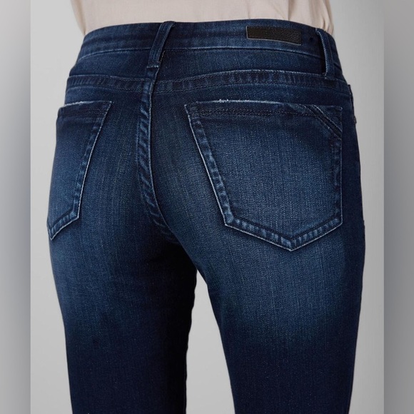 Buckle Black Fit No. 256 Boyfriend Skinny Jean - Picture 4 of 10